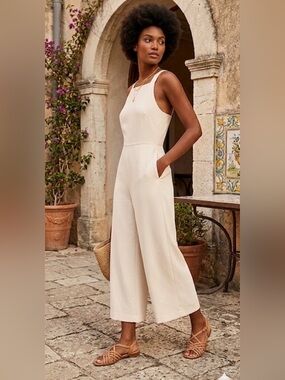 WILFRED 
Écoulement Cropped Wide Leg  Jumpsuit. Cream   size 00 23"L